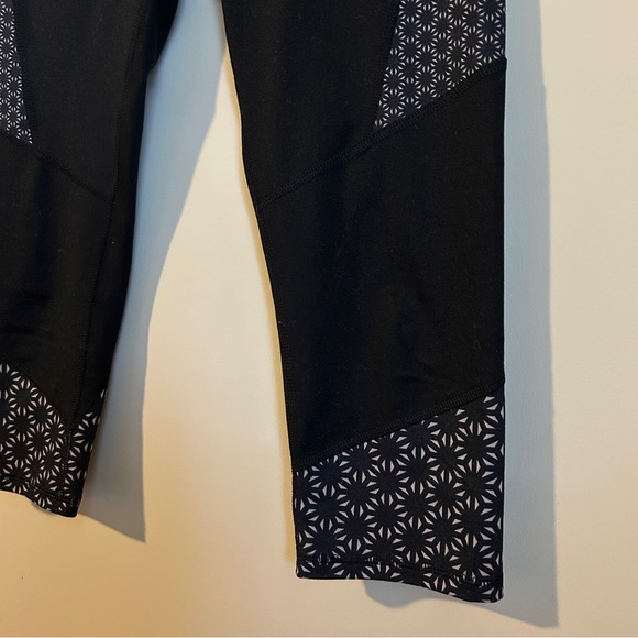 C9 by Champion Black Capri Workout Leggings with Waistband Pocket Size Medium - Picture 3 of 7